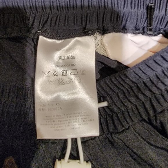 VALENTINO black and white accordion pleated skirt, Women's size XS - Picture 6 of 7